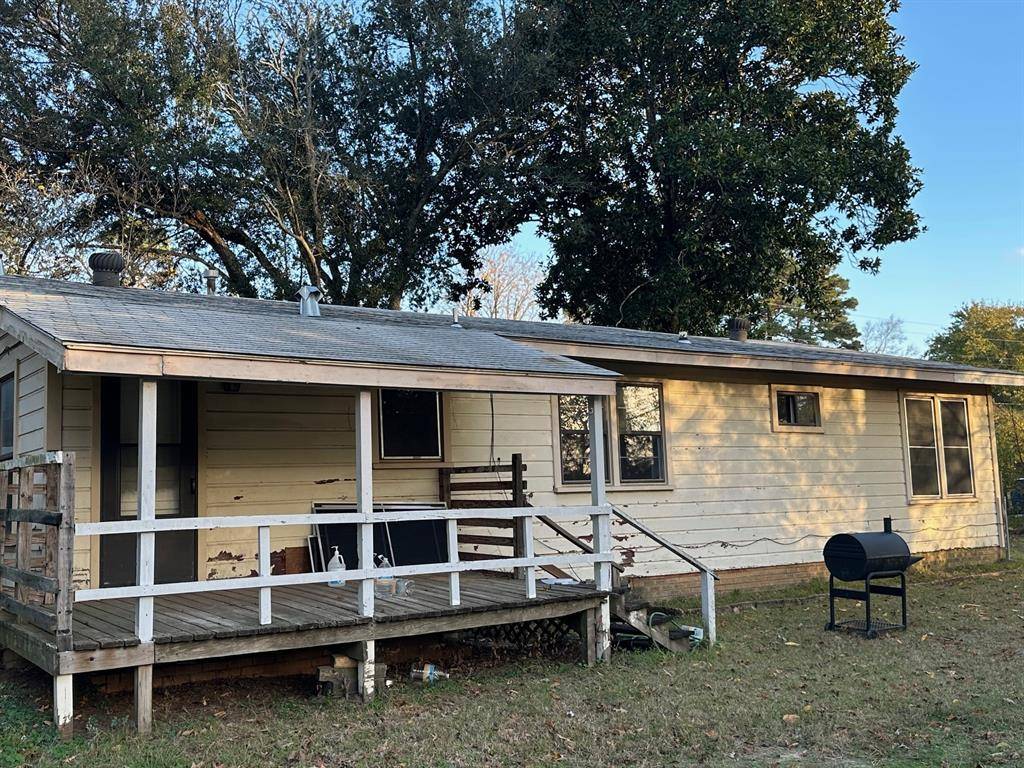 304 Hughes Avenue, Daingerfield, TX 75638