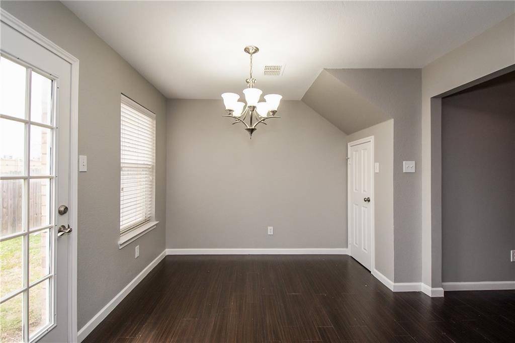 926 Walnut Street, Burleson, TX 76028