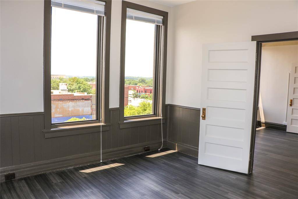 200 N Travis Street, Sherman, TX 75090