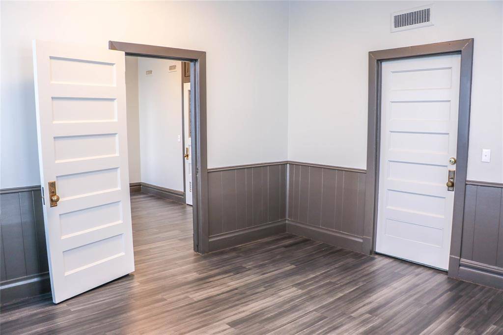 200 N Travis Street, Sherman, TX 75090