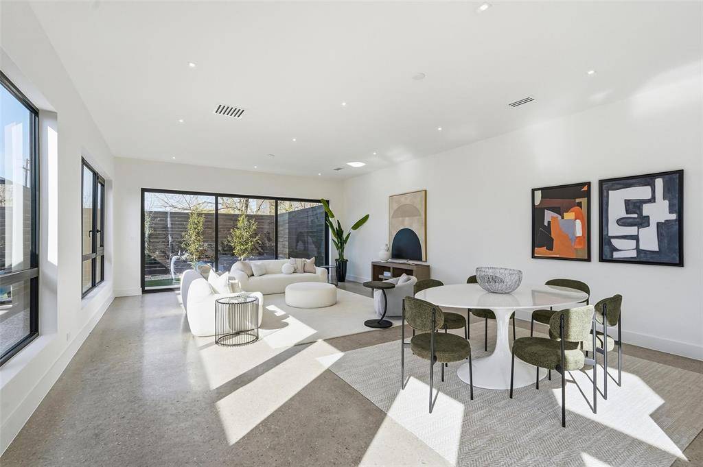 6801 Tyree Street, Dallas, TX 75209