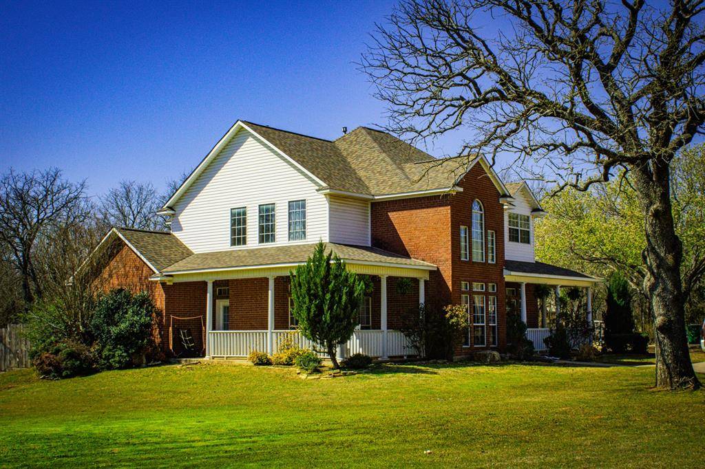 10 Shady  Creek Lane, Bridgeport, TX 76426