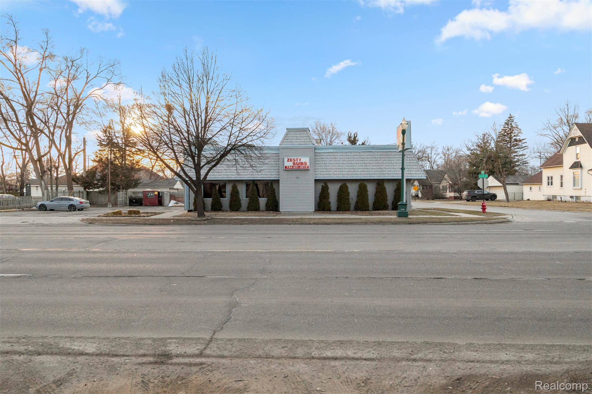 5006 S Wayne RD, Wayne, MI 48184