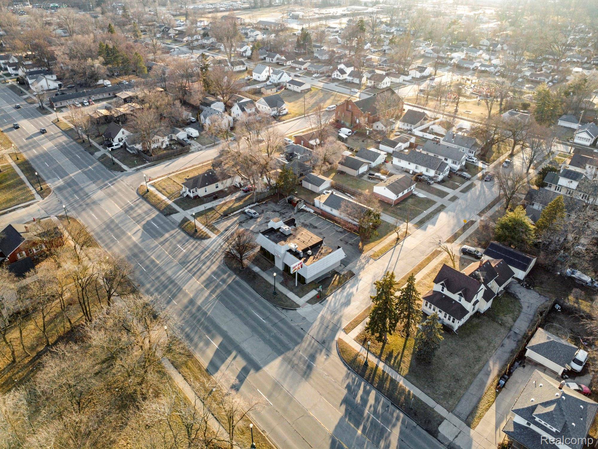 5006 S Wayne RD, Wayne, MI 48184