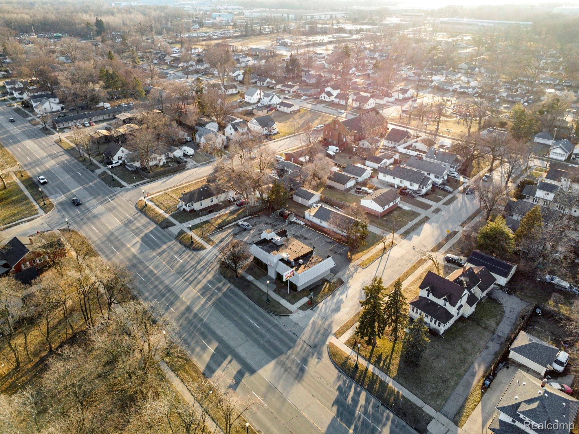 5006 S Wayne RD, Wayne, MI 48184