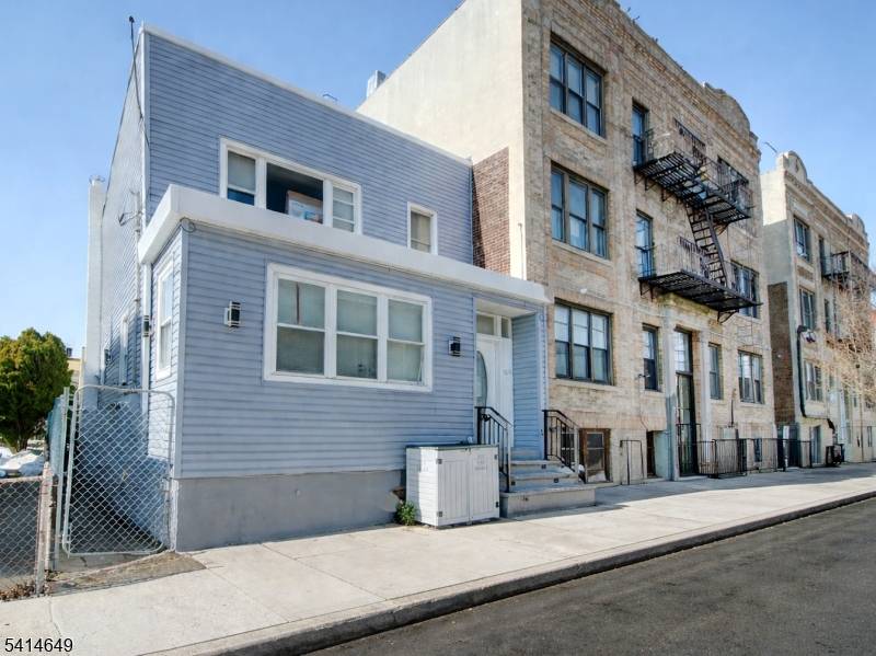 6011 Van Buren Pl, West New York Town, NJ 07093