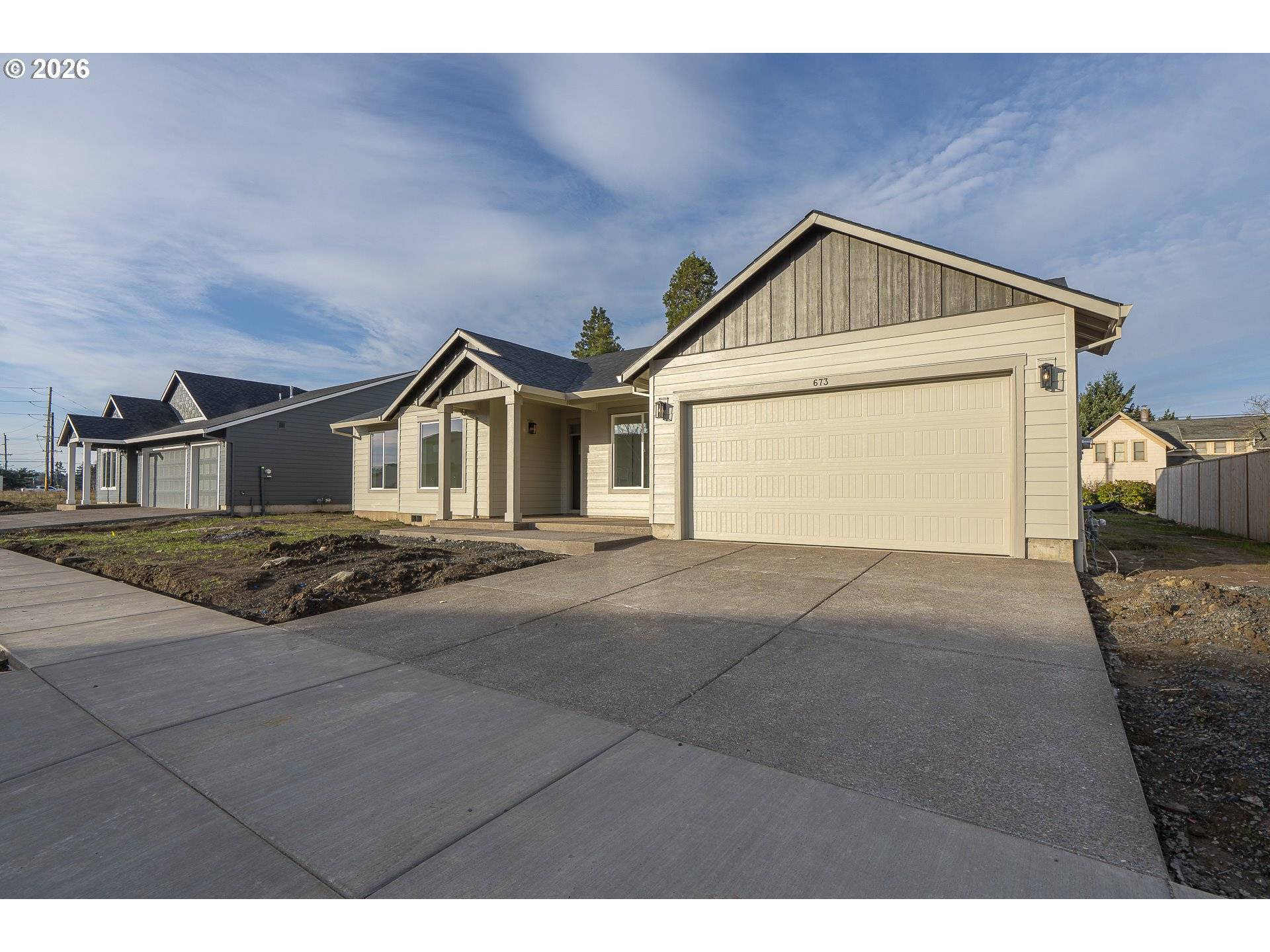 673 Parker LOOP, Silverton, OR 97381