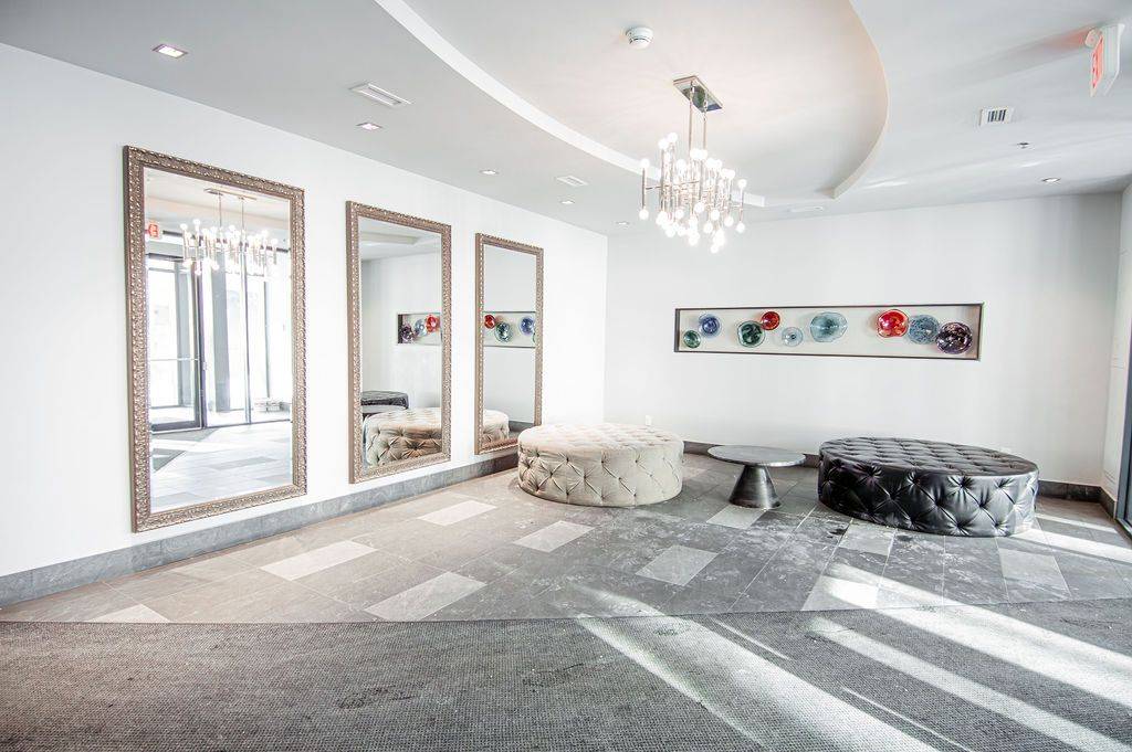 360 PATRICIA ST #102, Westboro - Hampton Park, ON K1Z 0A8