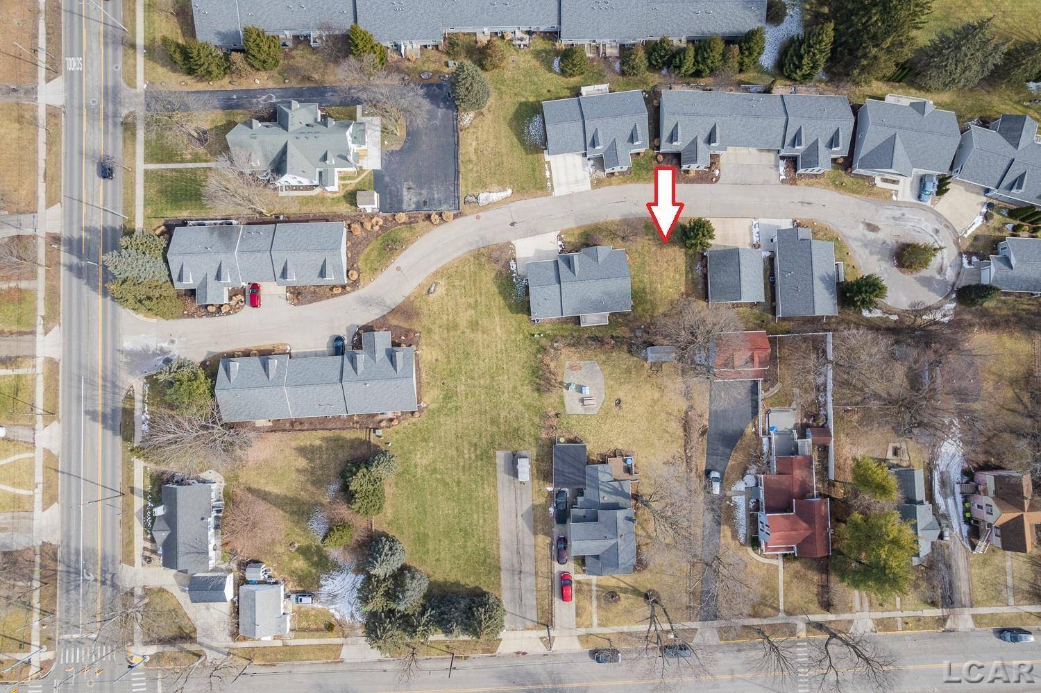 967 W Maumee ST, Adrian, MI 49221