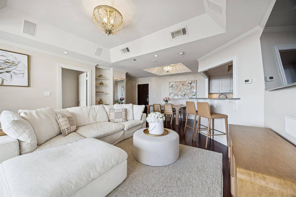 5909 Luther Lane #2105, Dallas, TX 75225