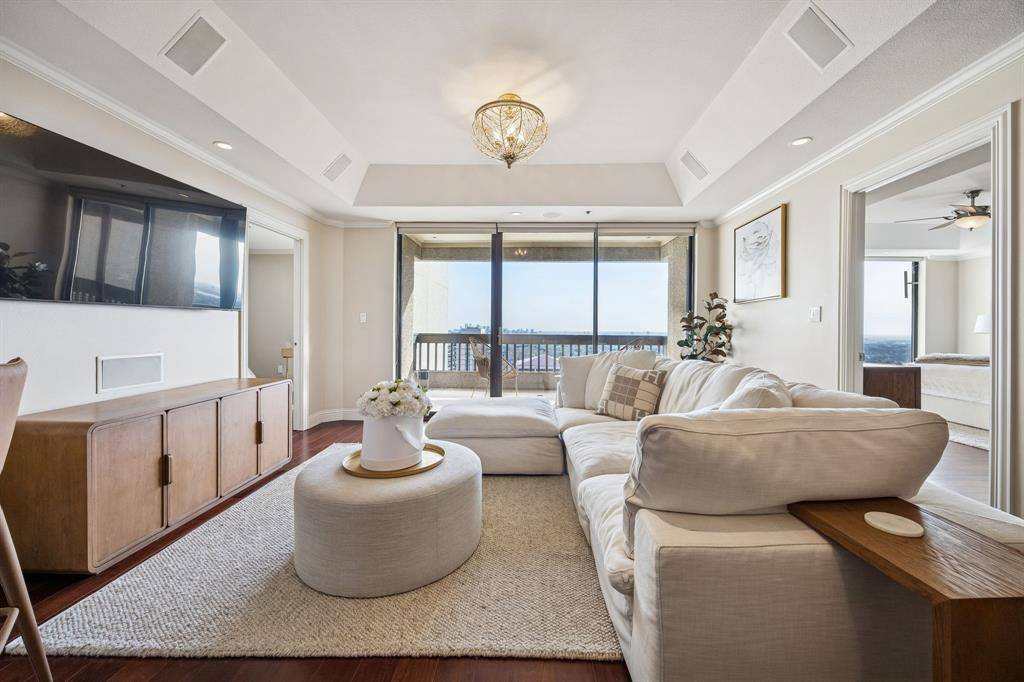 5909 Luther Lane #2105, Dallas, TX 75225