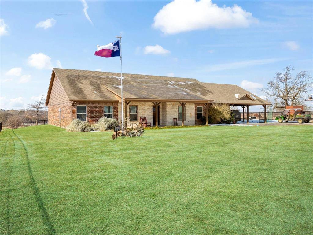 169 Sears Road, Bells, TX 75414