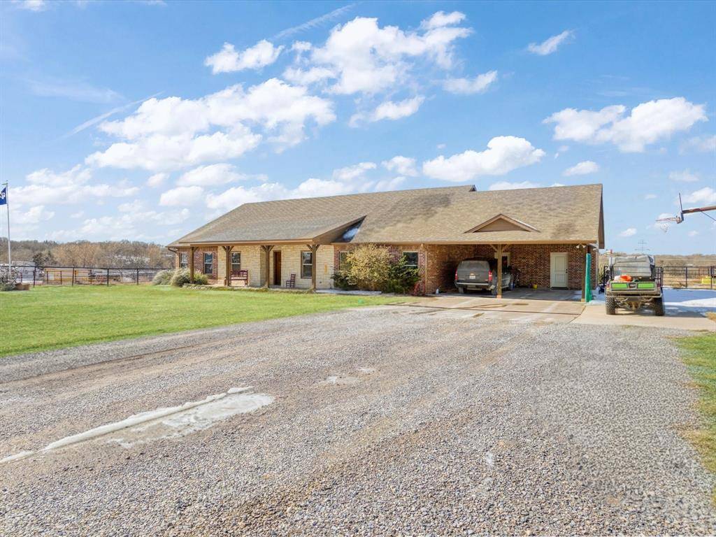 169 Sears Road, Bells, TX 75414