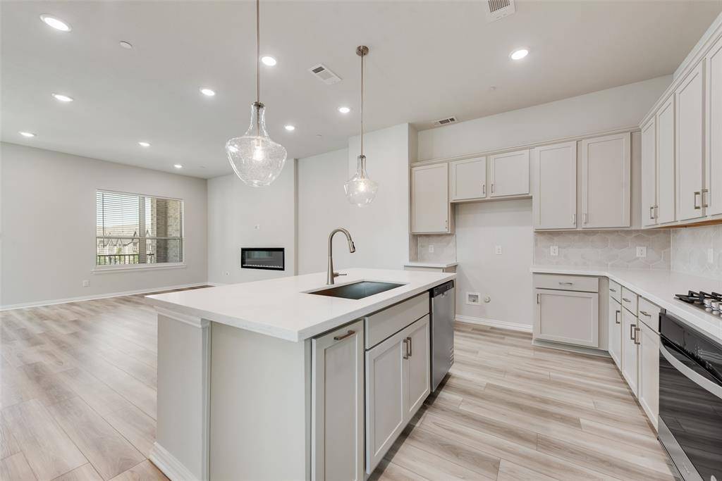 8223 Challenger Lane, Frisco, TX 75034