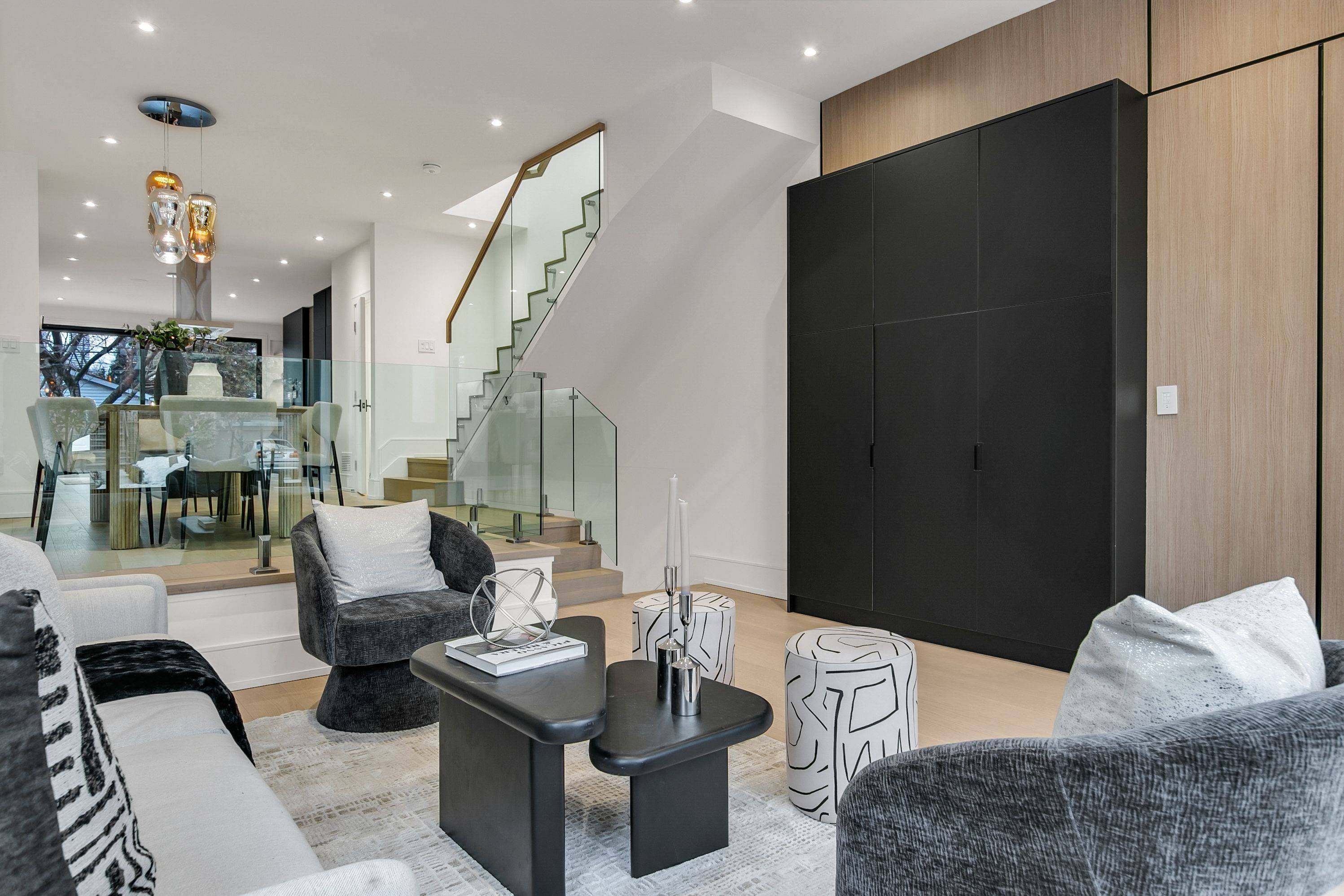 354 Cleveland ST, Toronto C10, ON M4S 2W9