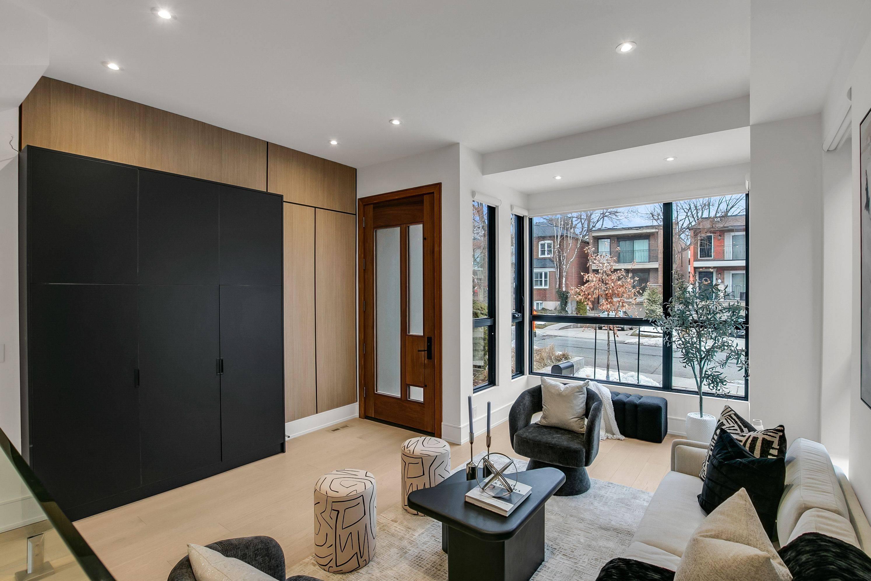 354 Cleveland ST, Toronto C10, ON M4S 2W9