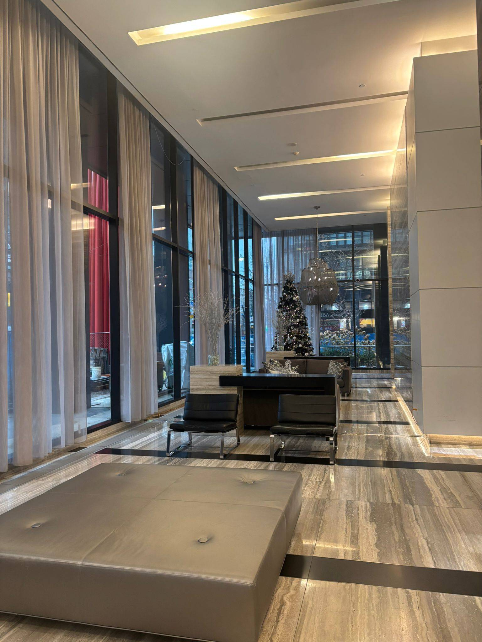 110 Charles ST E #2807, Toronto C08, ON M4Y 1T5