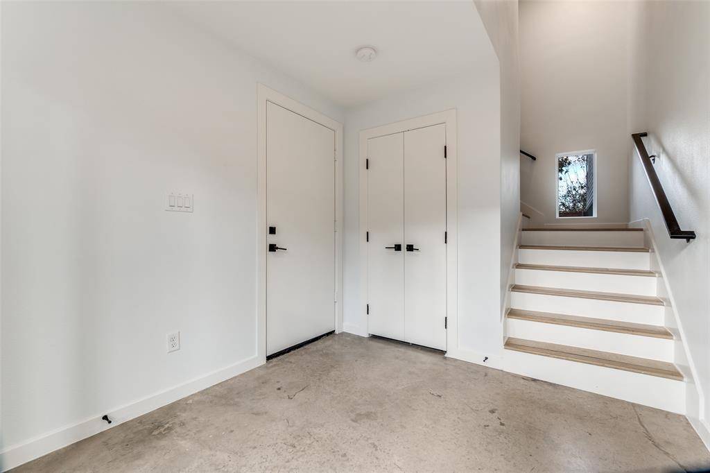 1505 N Garrett Avenue #105, Dallas, TX 75206