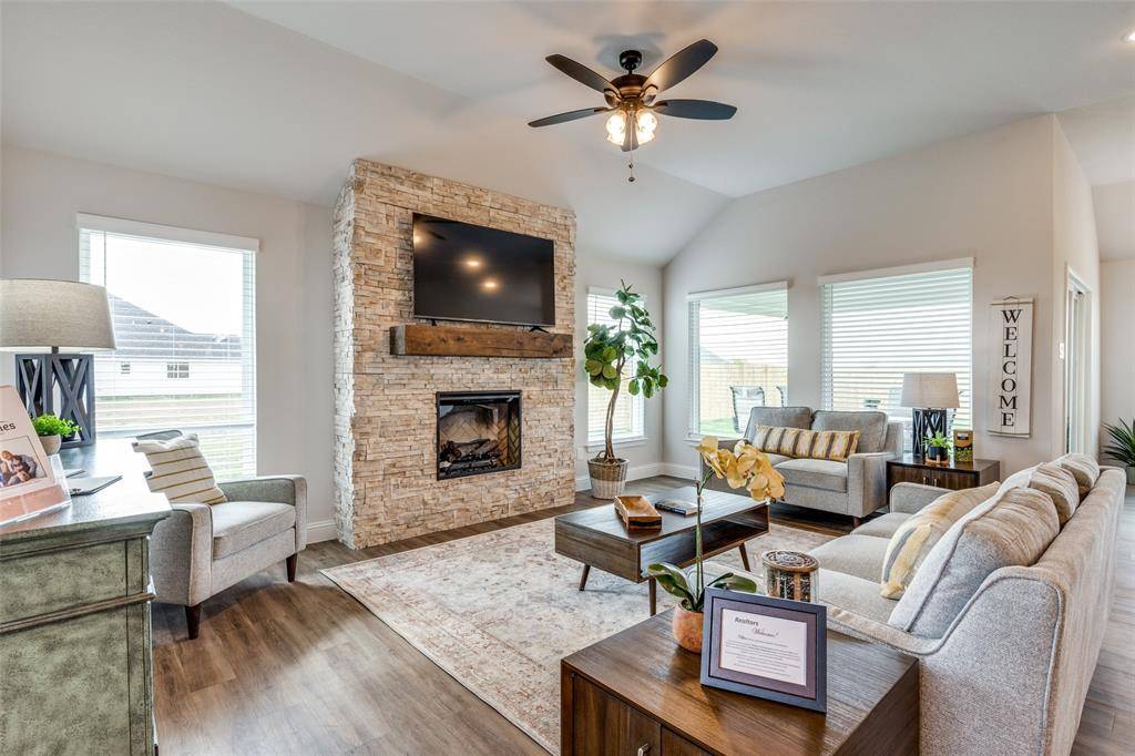 400 Aquilla Way, Hillsboro, TX 76645