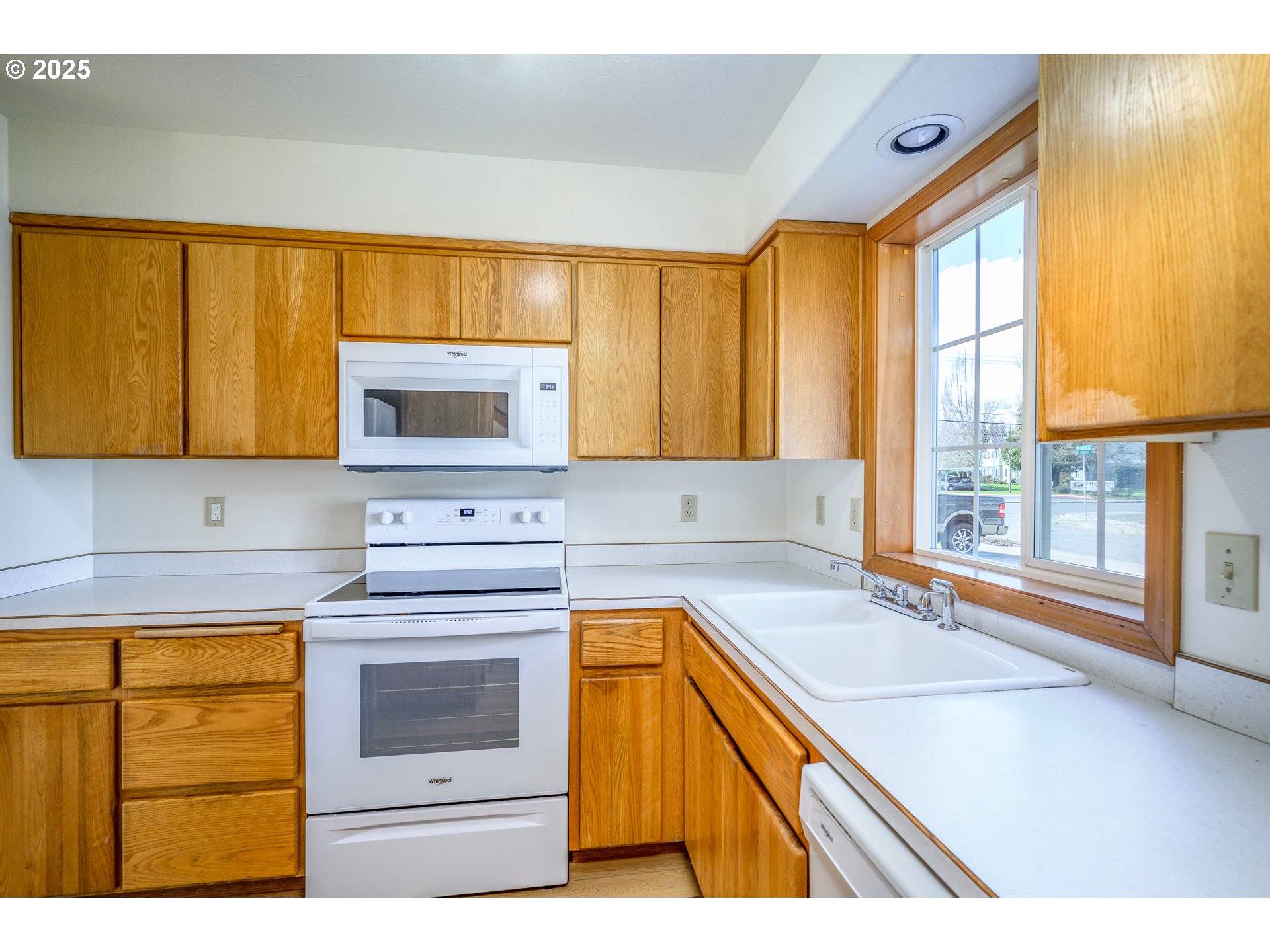 824 NE ASHBY CT, Mc Minnville, OR 97128