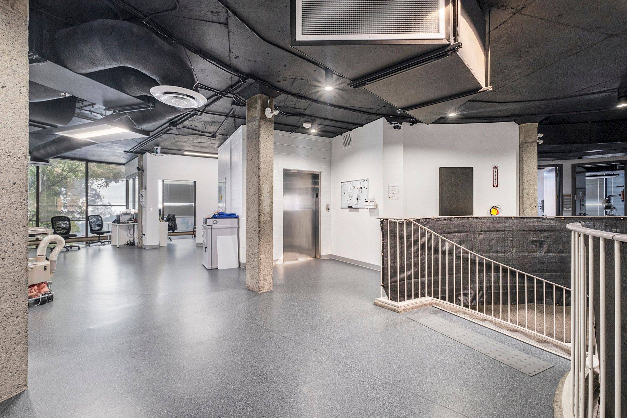 2300 CARLING AVE #205, Britannia Heights - Queensway Terrace N And Area, ON K2B 7G1