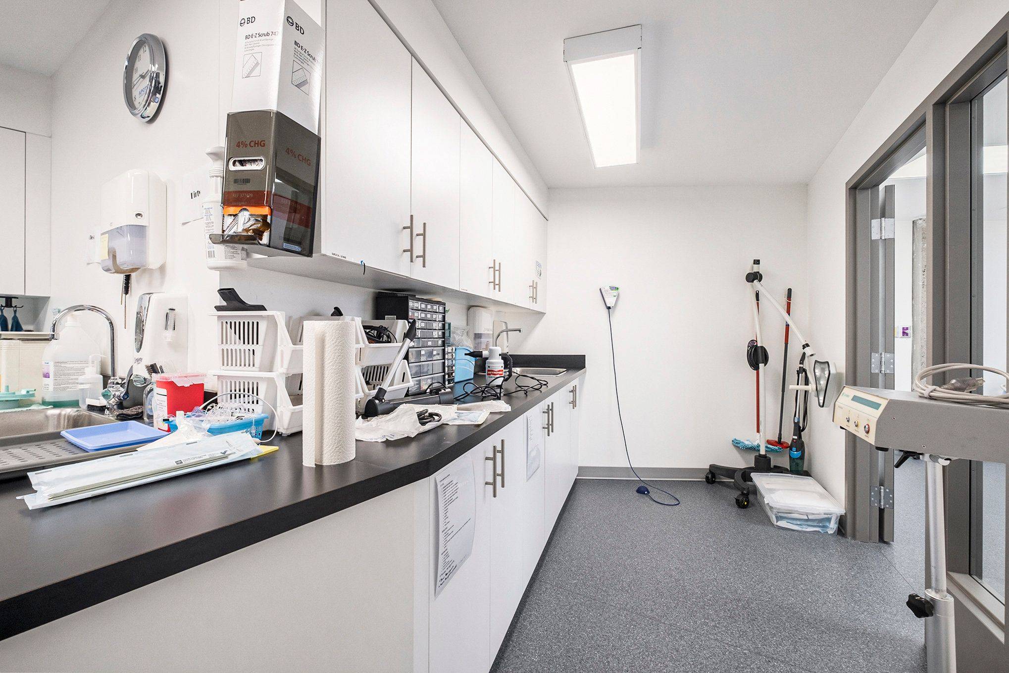 2300 CARLING AVE #205, Britannia Heights - Queensway Terrace N And Area, ON K2B 7G1