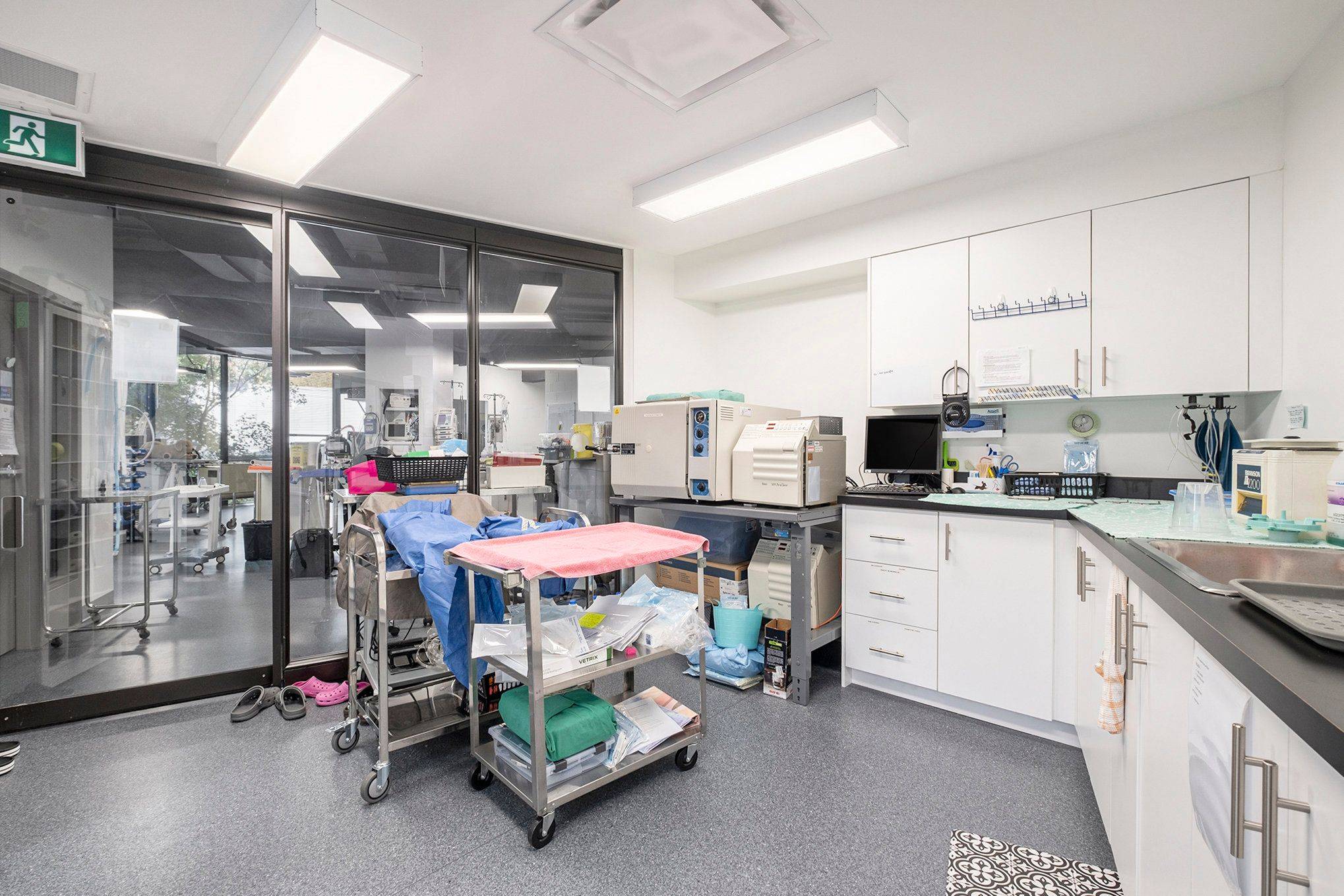 2300 CARLING AVE #205, Britannia Heights - Queensway Terrace N And Area, ON K2B 7G1