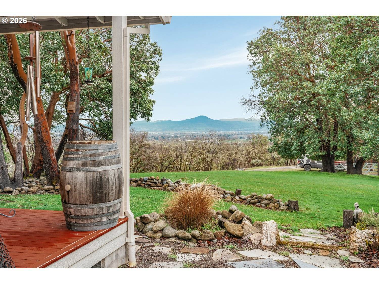 5655 TAMARACK LN, Central Point, OR 97502