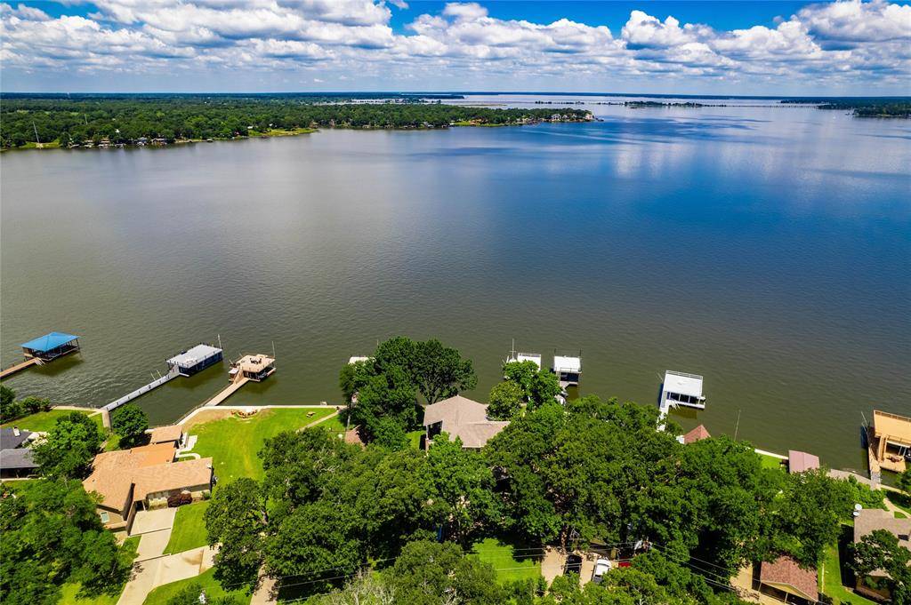 1232 Whispering Springs Drive, Tool, TX 75143