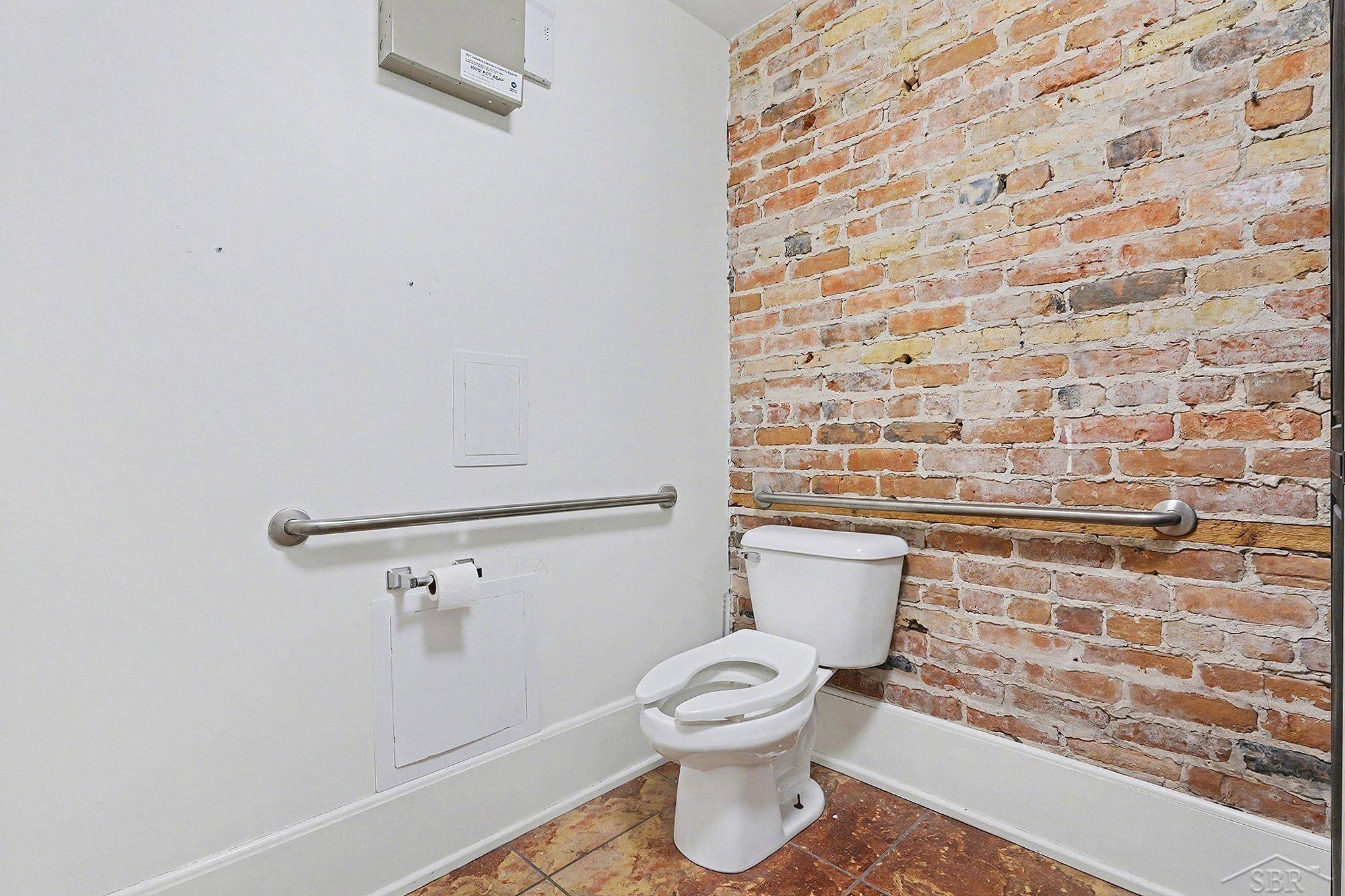 132 E Main ST, Midland, MI 48640