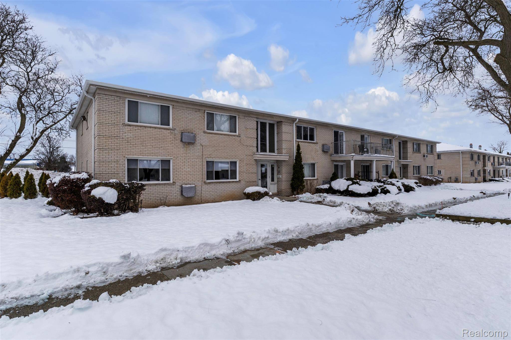 4113 Telegraph RD #A214, Bloomfield Hills, MI 48302