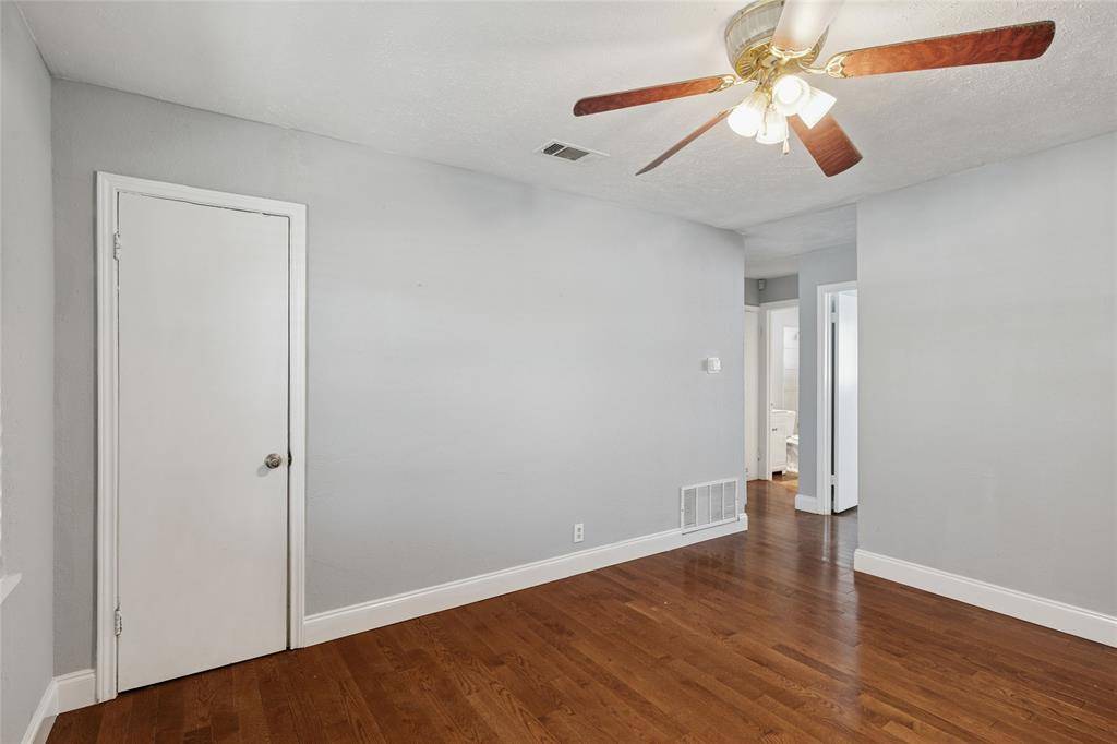 1304 E Lovers Lane, Arlington, TX 76010