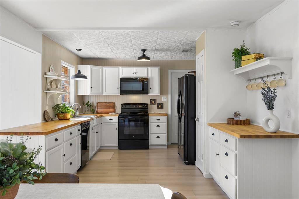 2814 Silvermeadow Lane, Corinth, TX 76210