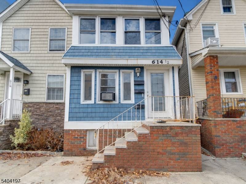 614 12 4Th Ave, Elizabeth City, NJ 07202