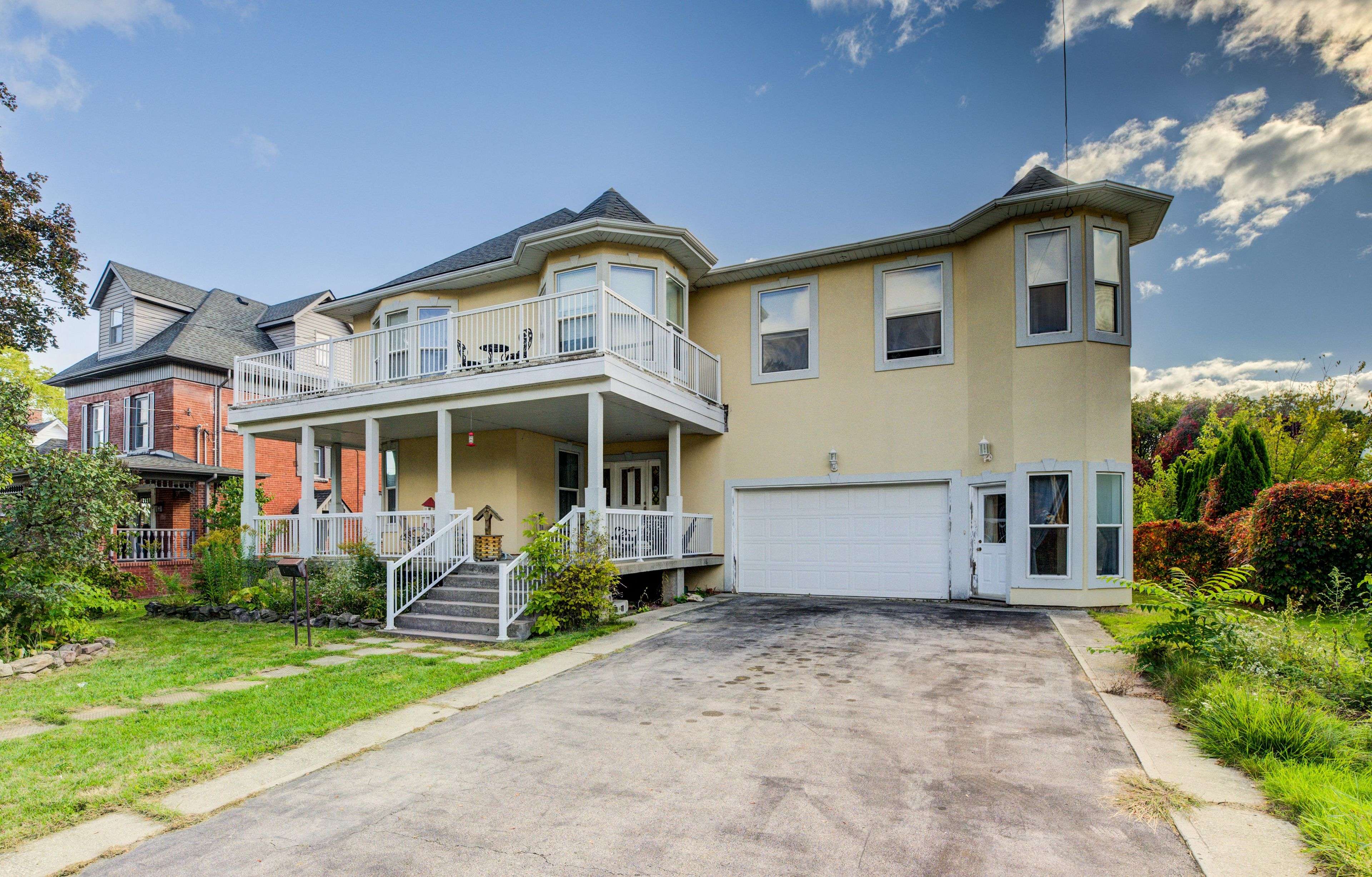 7 Robinson ST S, Grimsby, ON L3M 3C5