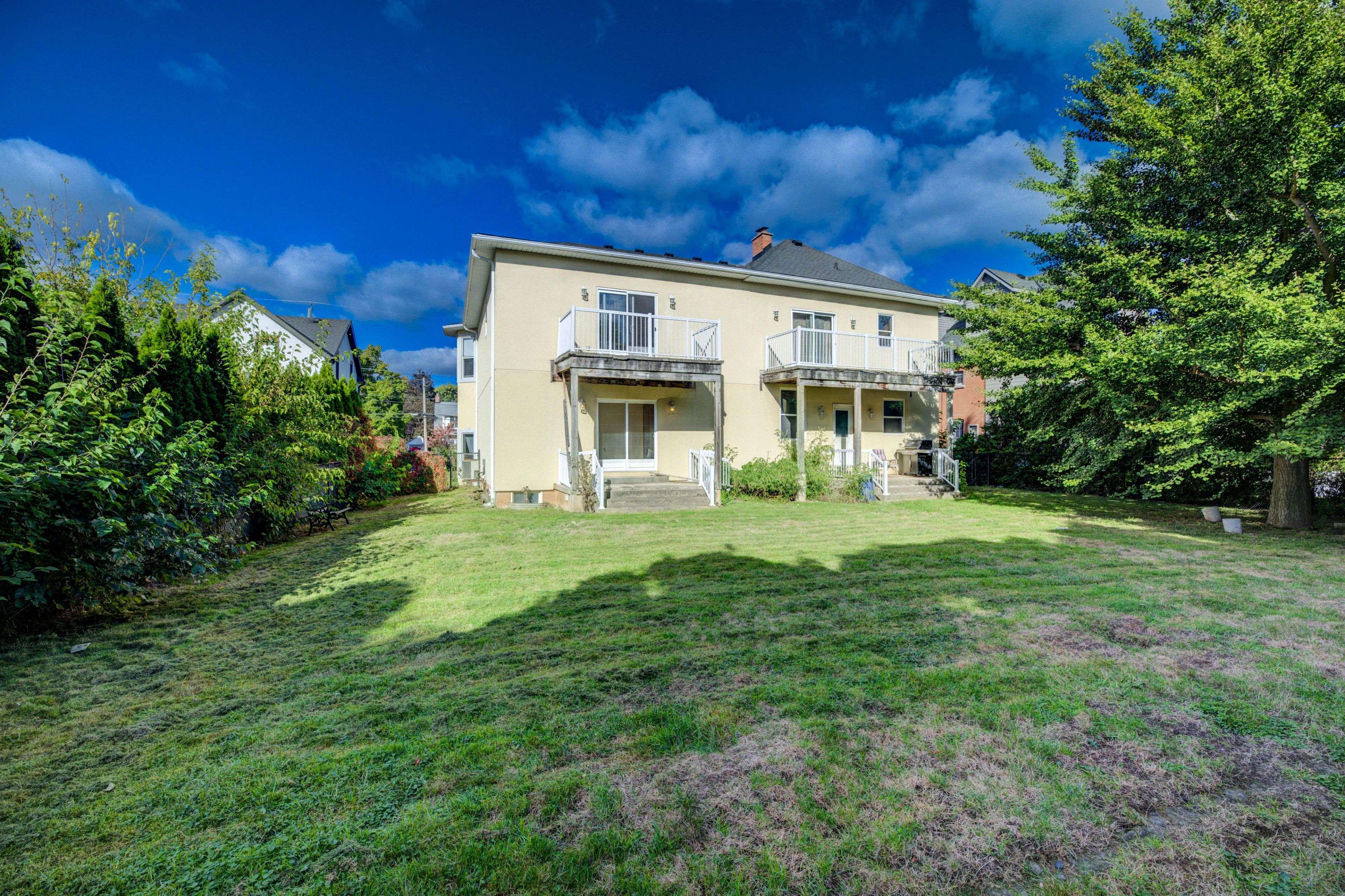 7 Robinson ST S, Grimsby, ON L3M 3C5