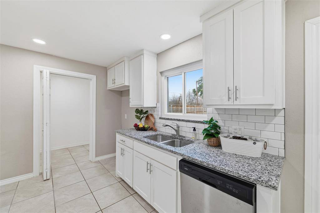 1311 Coke Drive, Arlington, TX 76010