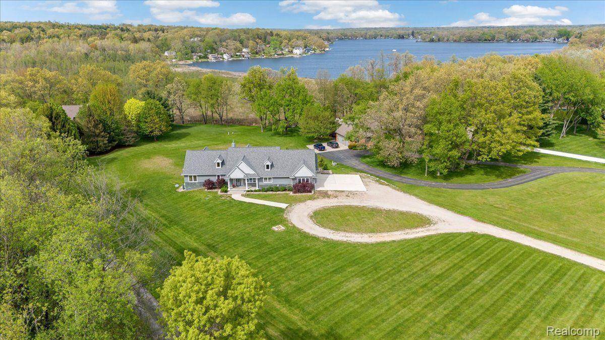 12150 SHAFFER RD, Springfield Charter Township, MI 48350