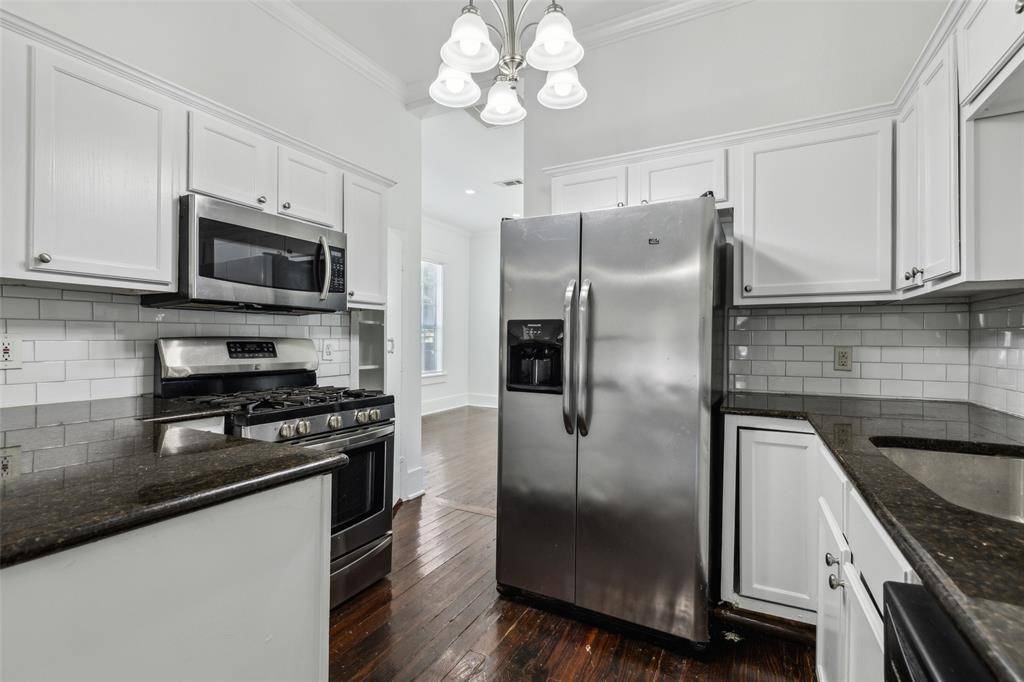 820 W 10th Street, Dallas, TX 75208