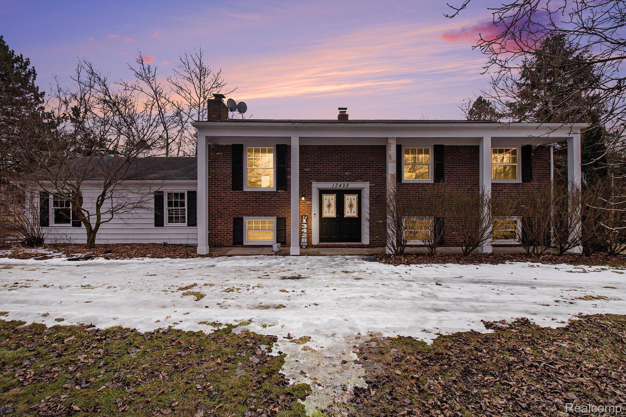 13428 SEQUOIA LN, Green Oak Township, MI 48178