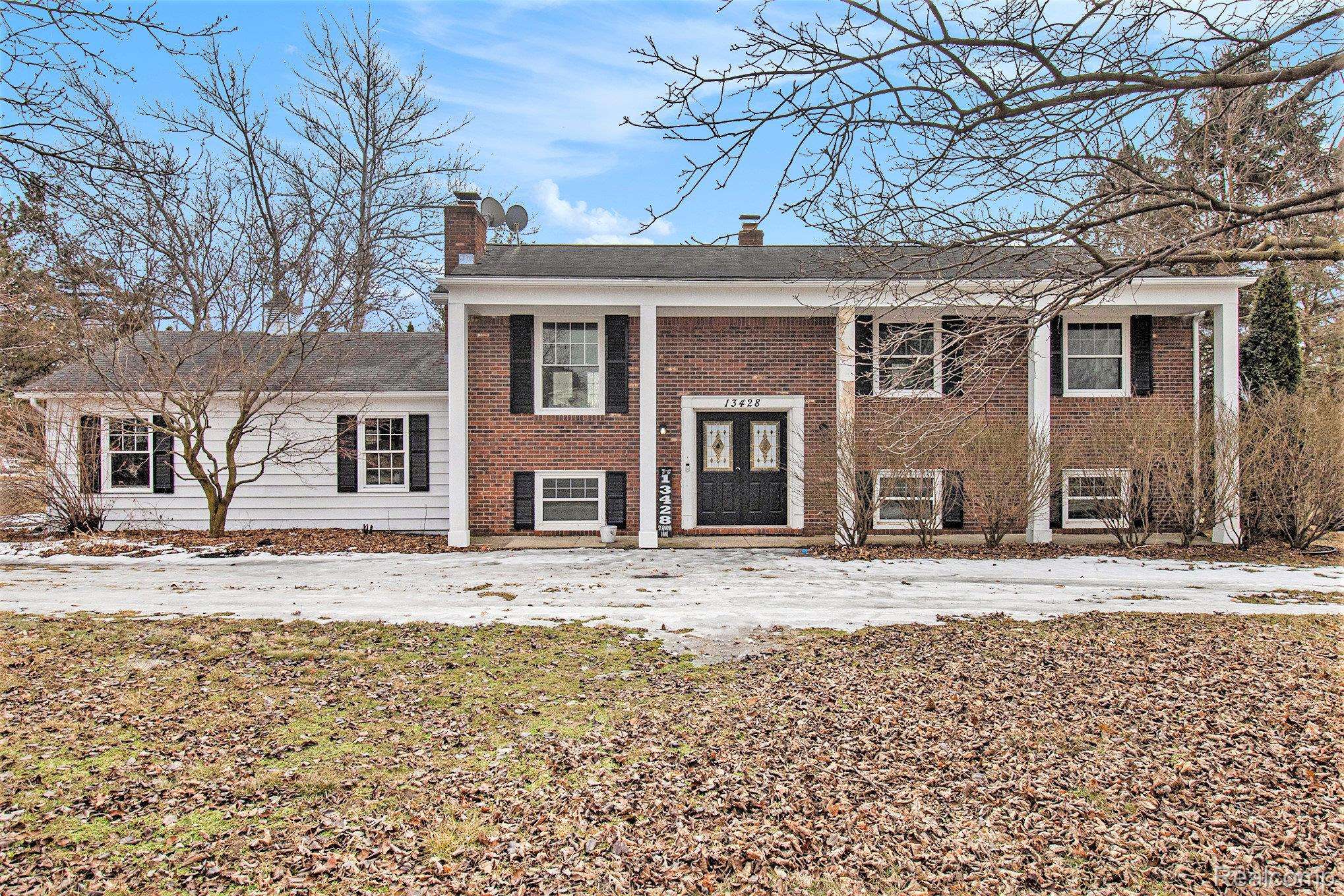 13428 SEQUOIA LN, Green Oak Township, MI 48178