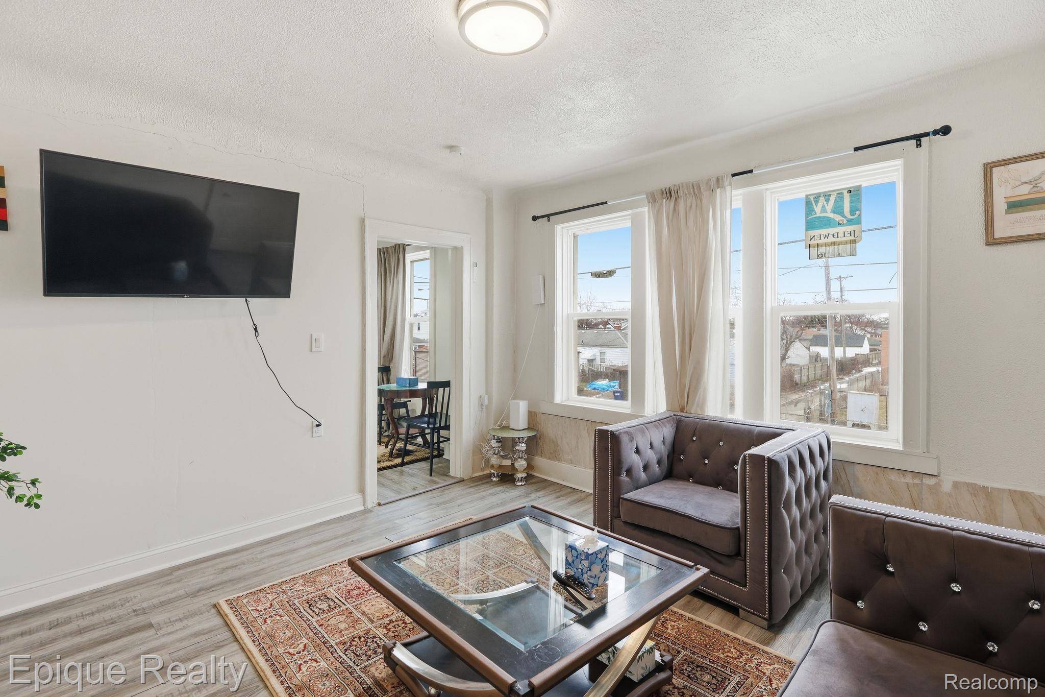 585 Southfield RD, Lincoln Park, MI 48146