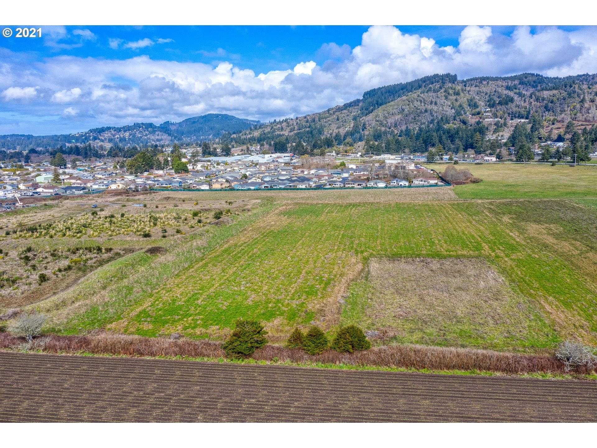 Olsen LN #103, Brookings, OR 97415