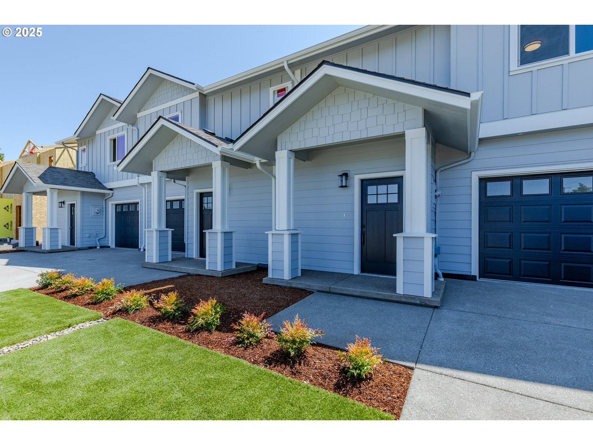 729 PERIANDER WAY, Harrisburg, OR 97446