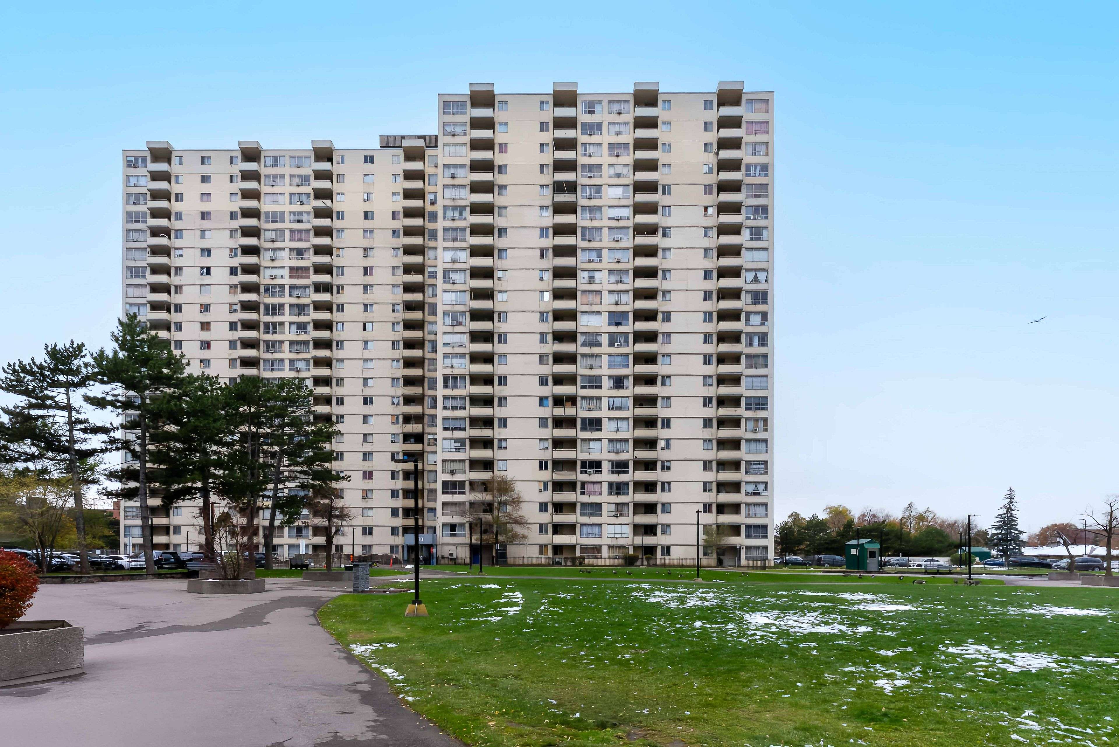 340 Dixon RD #513, Toronto W09, ON M9R 1T1