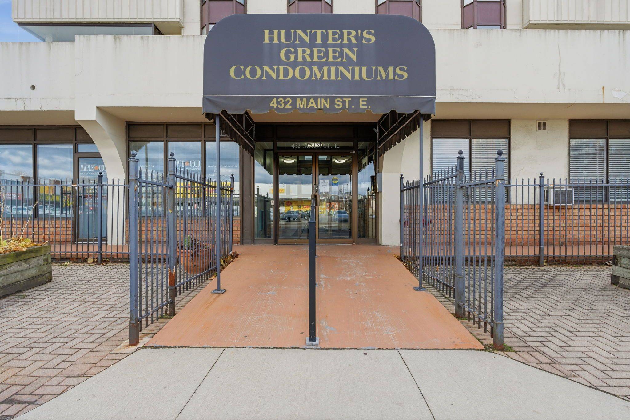 432 Main ST E #902, Hamilton, ON L8N 1J9