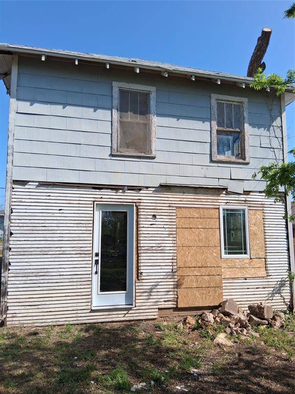 208 E 4th Street, Coleman, TX 76834