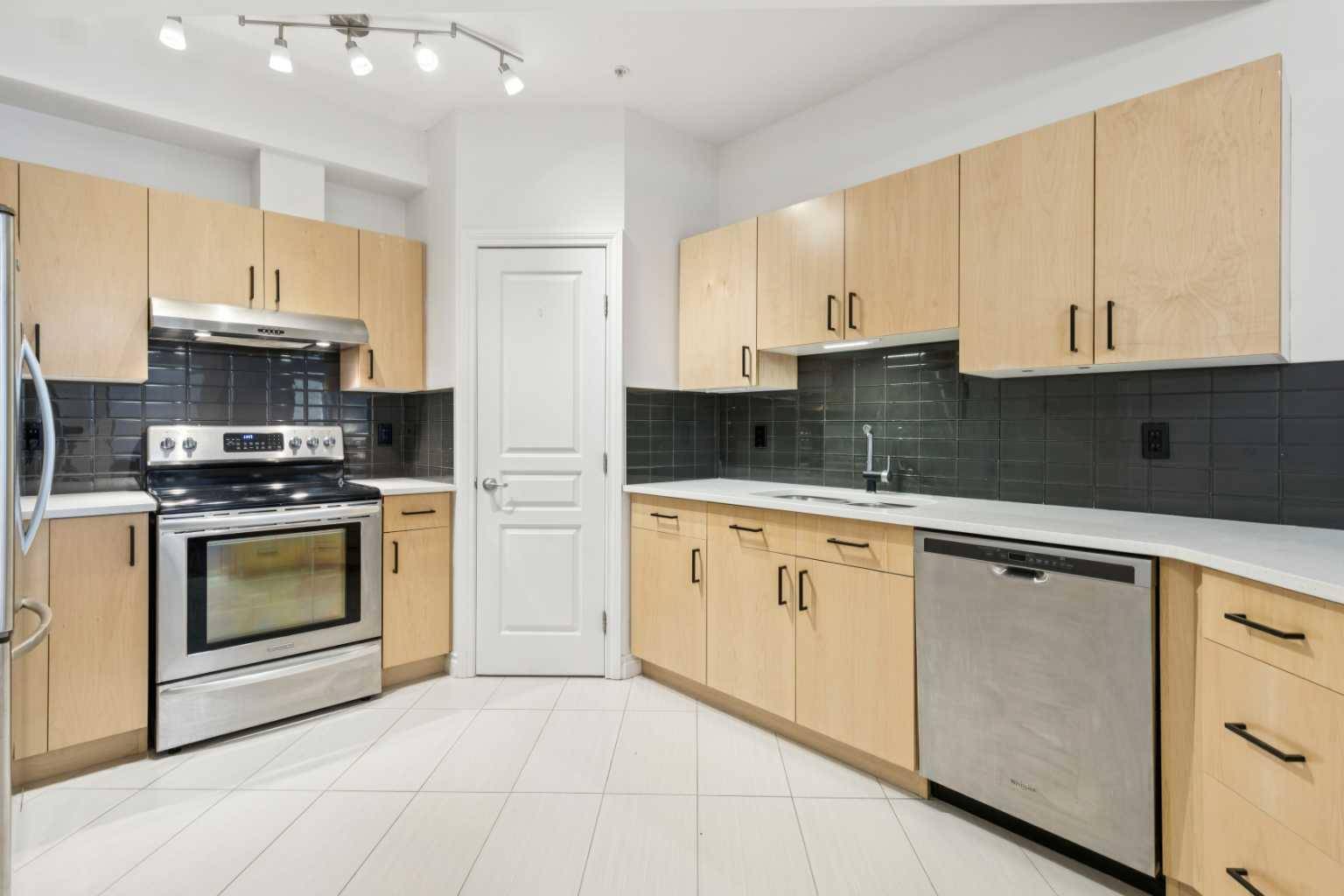 138 18 AVE SE #408, Calgary, AB T2G 5P9