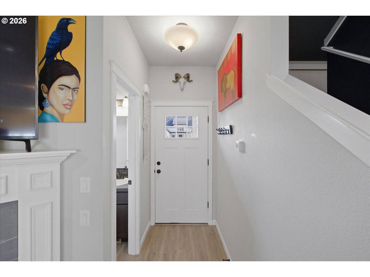 1473 MEADOW AVE, Silverton, OR 97381