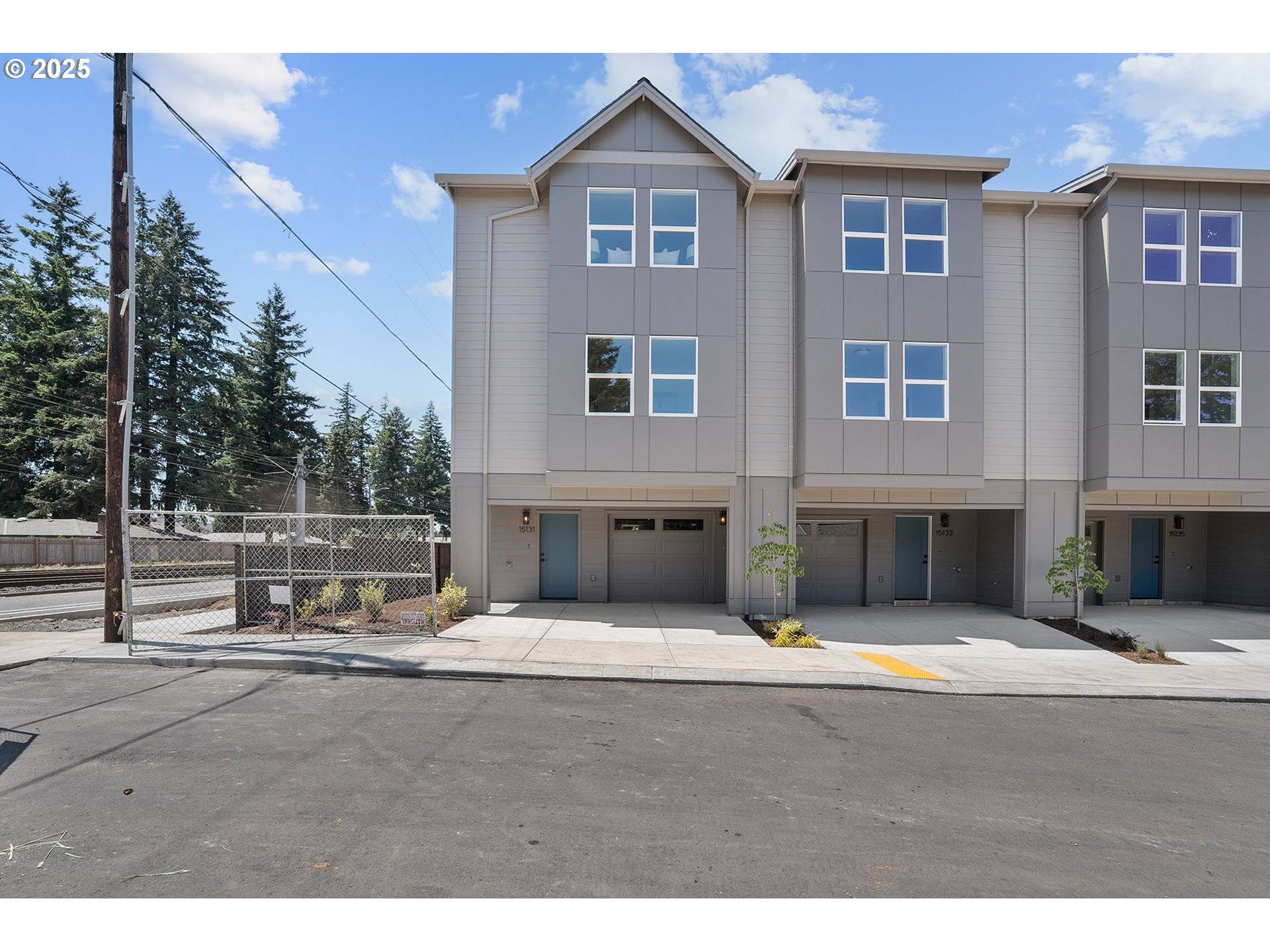 15139 E Burnside ST, Portland, OR 97233